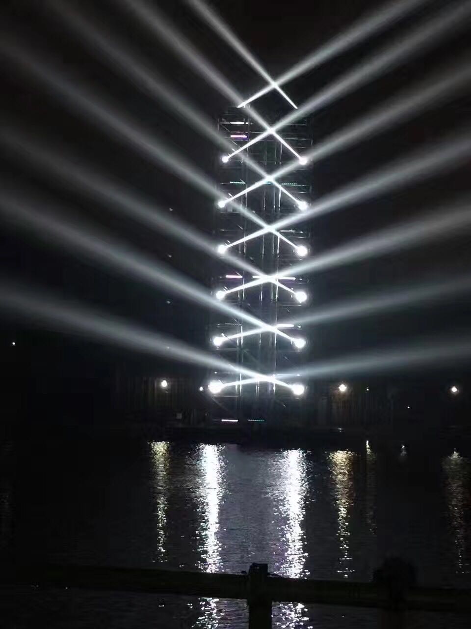 戶外怎么應(yīng)用舞臺燈光？效果圖