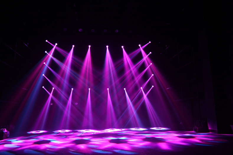 舞臺(tái)燈光如何鏈接控臺(tái)效果圖