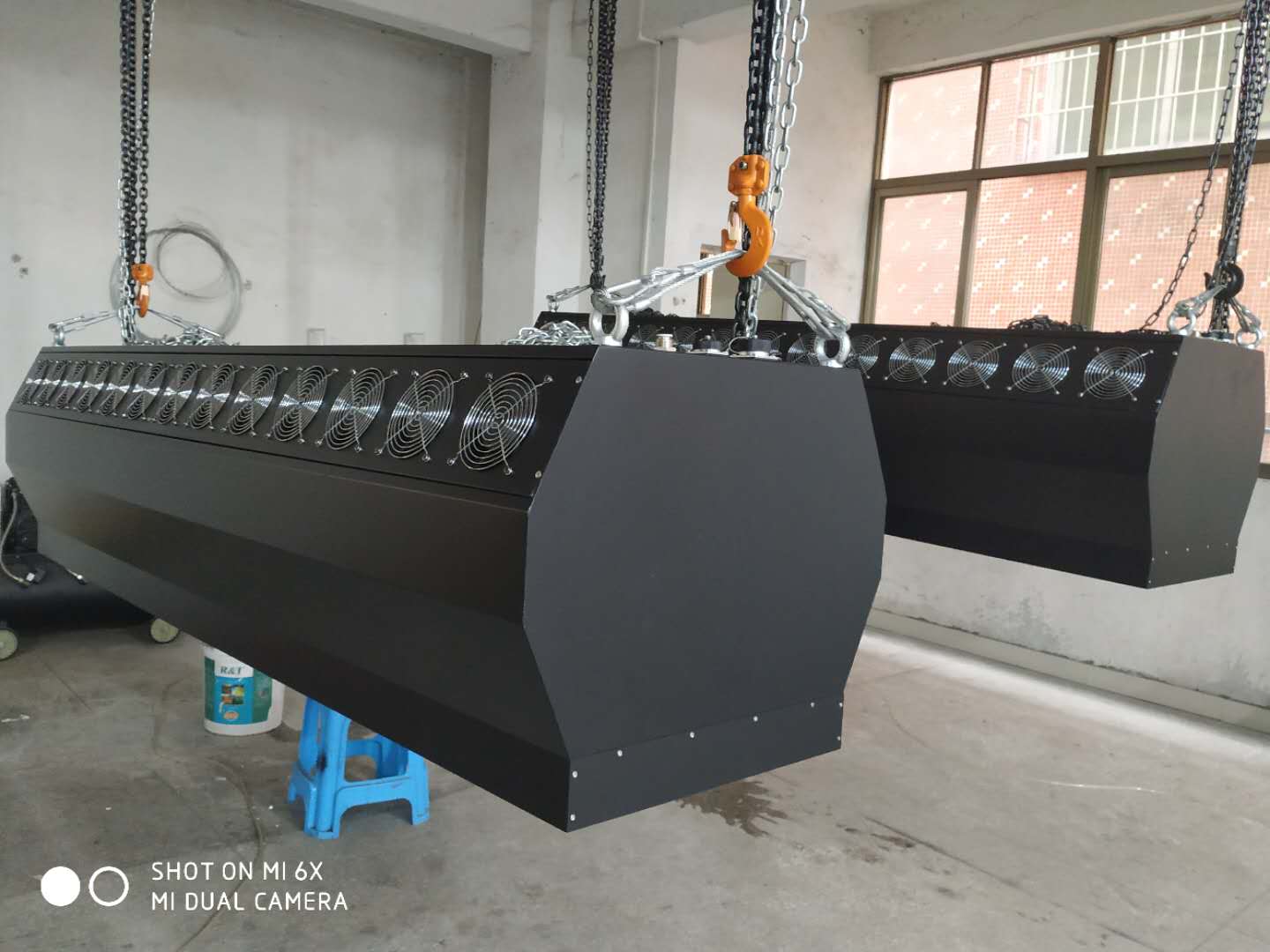 霧幕機(jī)/水霧簾/霧屏的工廠生產(chǎn)車間探秘效果圖